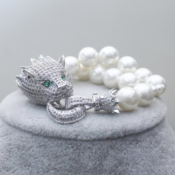 Jewelry - NIP Gorgeous Platinum Plated Pearl Bracelet